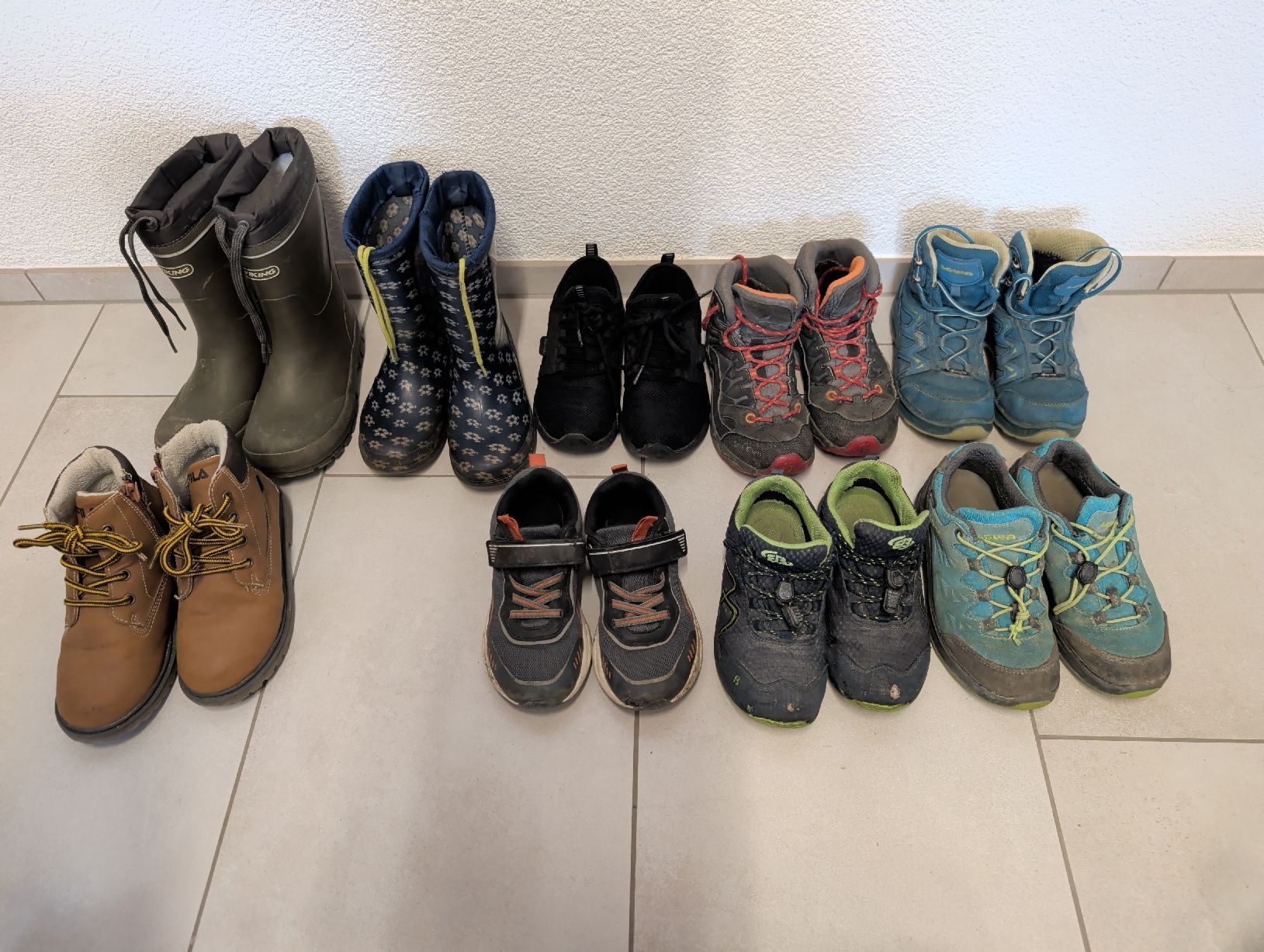 Schuhe für Jungen: Schuhpaket Grösse 30/31 – Gebraucht aus Nesslau von Karii21