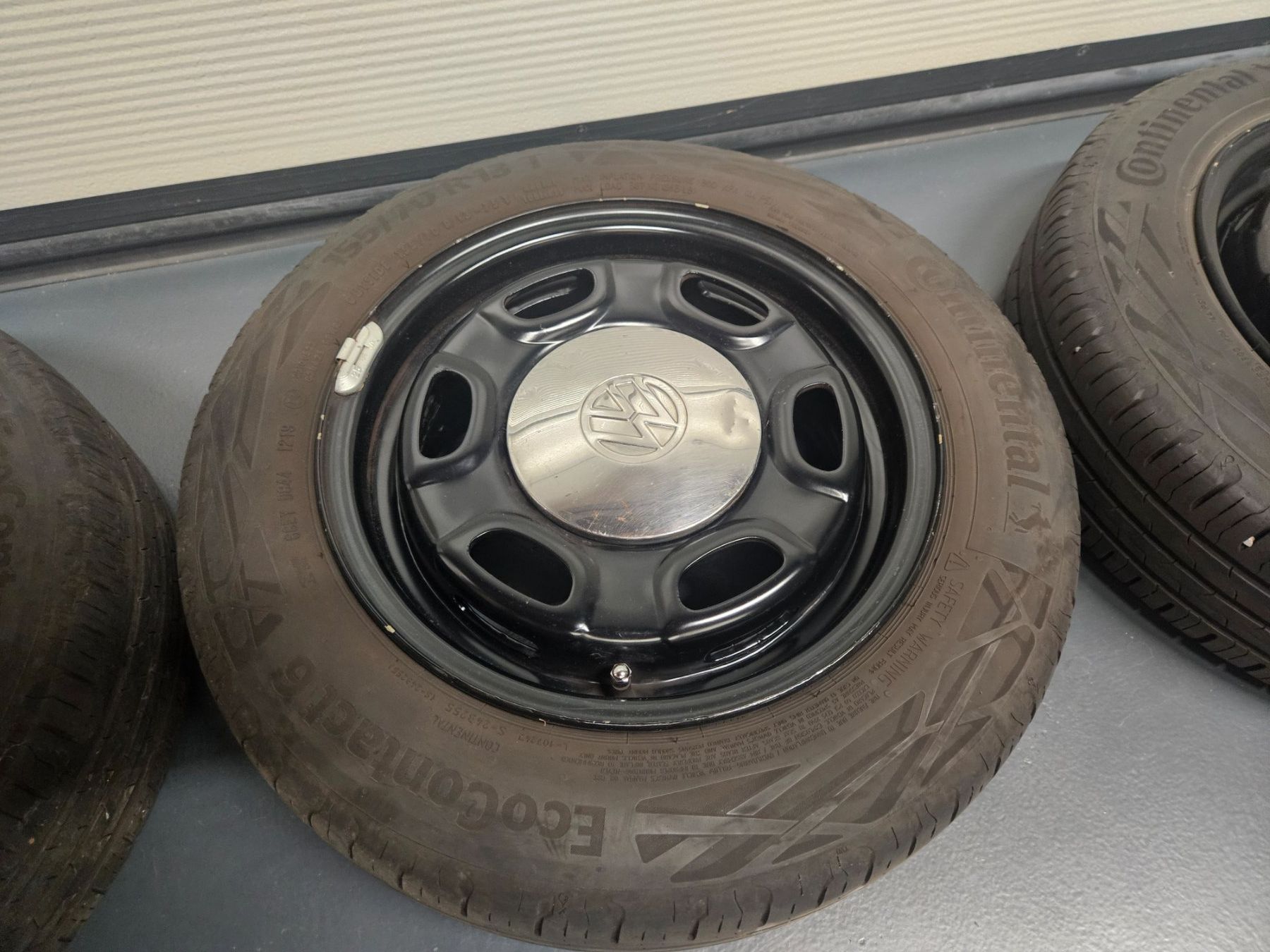 Volkswagen Pneumatici & Ruote complete: 13Zoll VW Komplett-Räder – Usato da Kallnach venduto da Aircooler 4