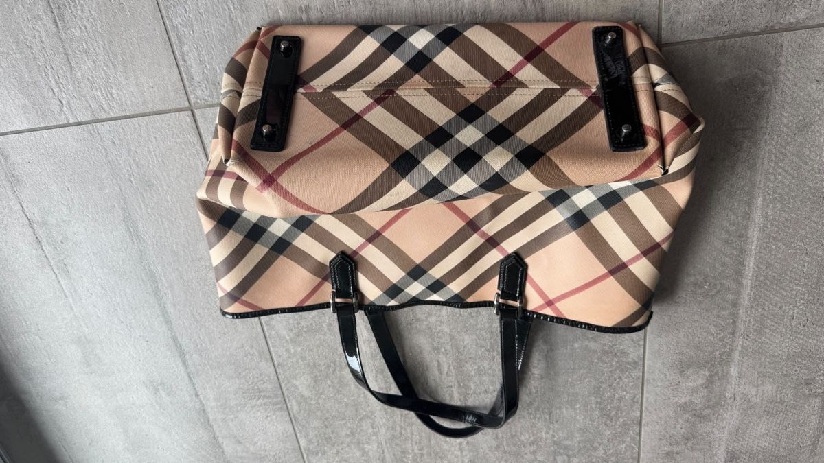 Burberry Taschen für Damen: Burberry Tasche – Gebraucht aus Gelterkinden von Belle.fleur 4