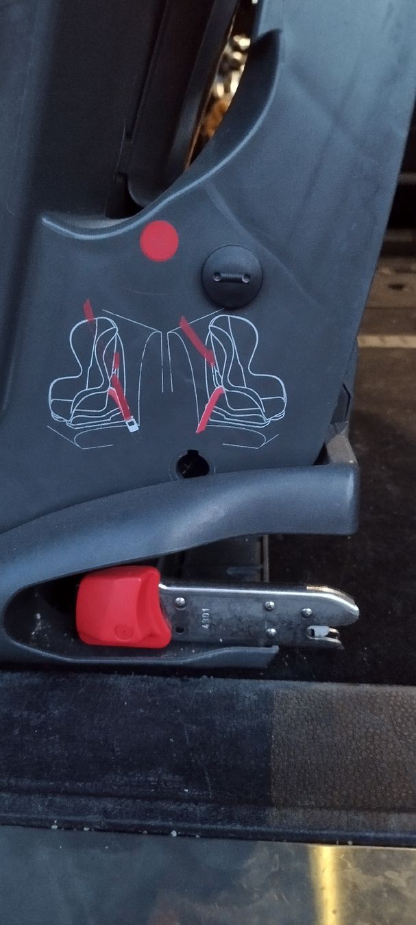 Britax Römer Sièges auto: Kindersitz Römer Duo Plus gebraucht 9-18kg – D'occasion à Wilen b. Wollerau par unp_r7qz 4