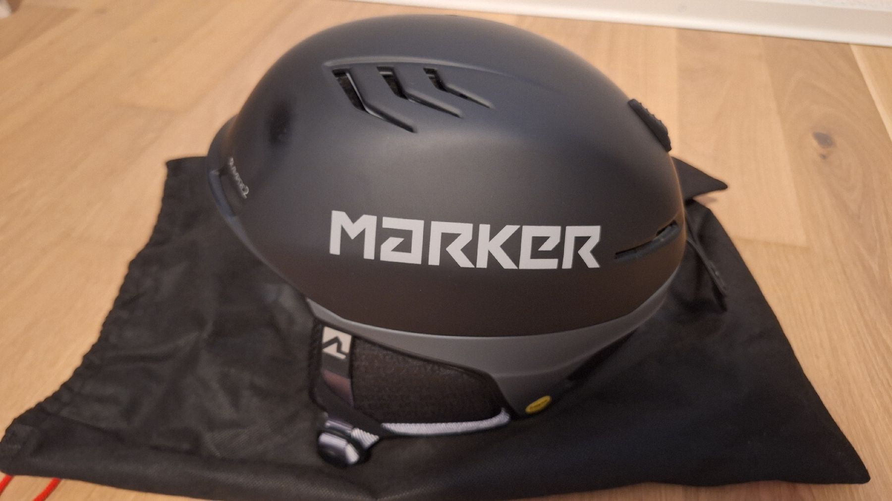 Caschi: Skihelm Marker Gr. S (51-55cm) – Nuovo (secondo la descrizione) da Brig venduto da snowball92