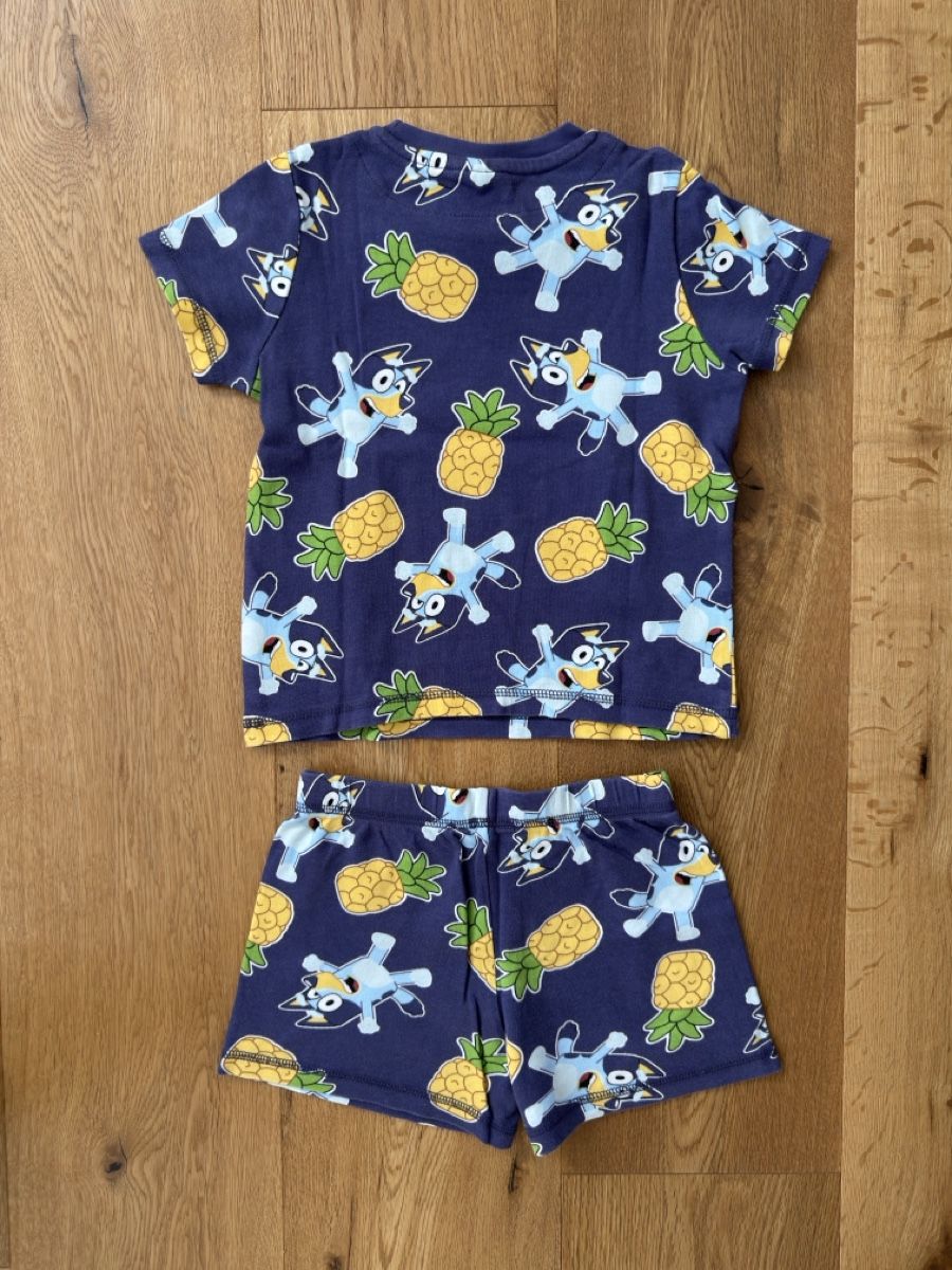 Pigiama & Simili: Bluey - Kinder Pyjama, Gr. 98/104 – Usato da Interlaken venduto da fbnscl 2