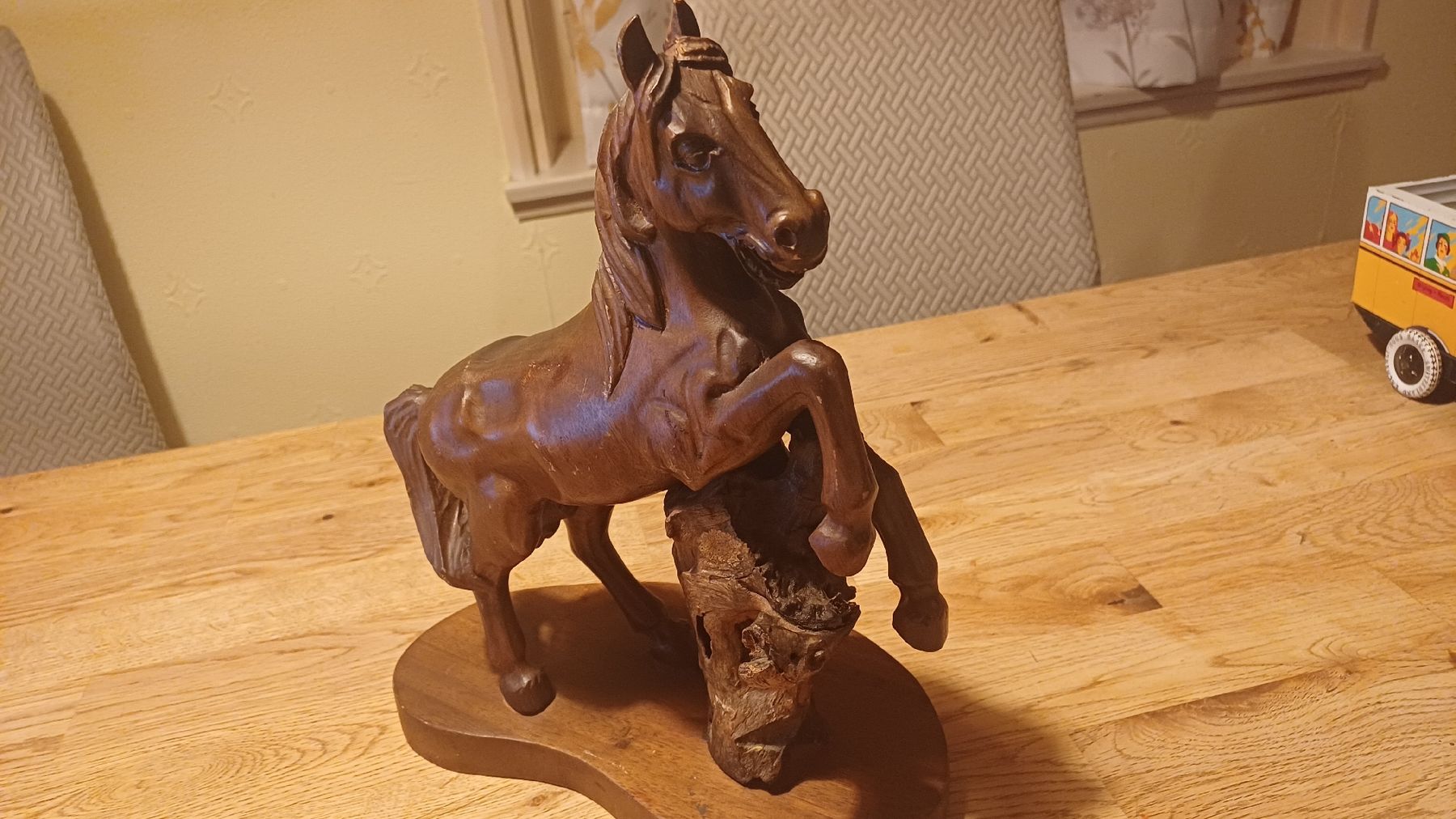 Figuren: Vintage geschnitztes  Holzpferd – Gebraucht aus Flawil von Pinkmalibu 6