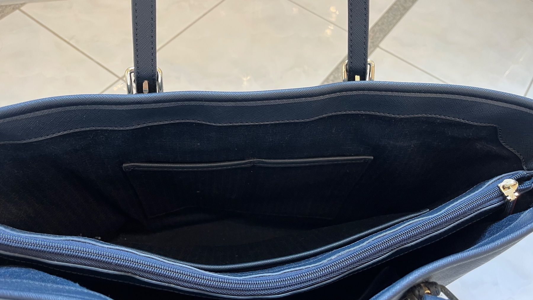 Tommy Hilfiger Taschen für Damen: Tommy Hilfiger Handtasche – Gebraucht aus Küsnacht ZH von Floor1an 3