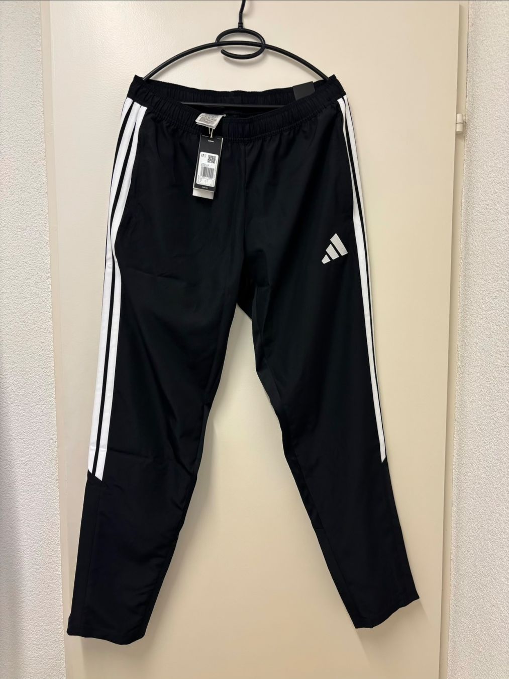 Adidas Pantalons: Adidas Trainingshose – Neuf avec emballage d'origine à Zürich par mc_mike77