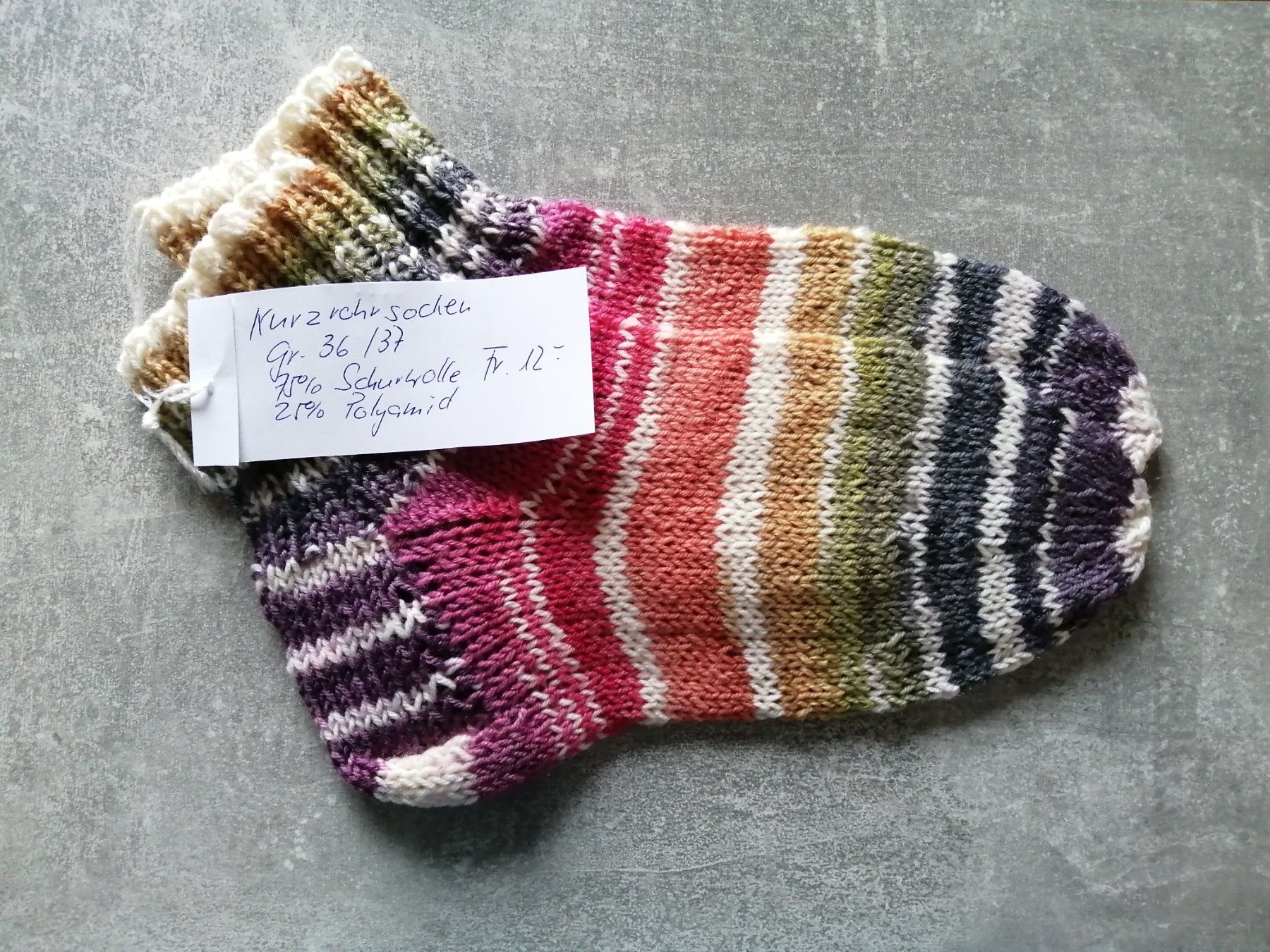 Calze: Kurzrohrsocken handgestrickt, Grösse: 36/37 – Nuovo (secondo la descrizione) da Altstätten SG venduto da willipatricia