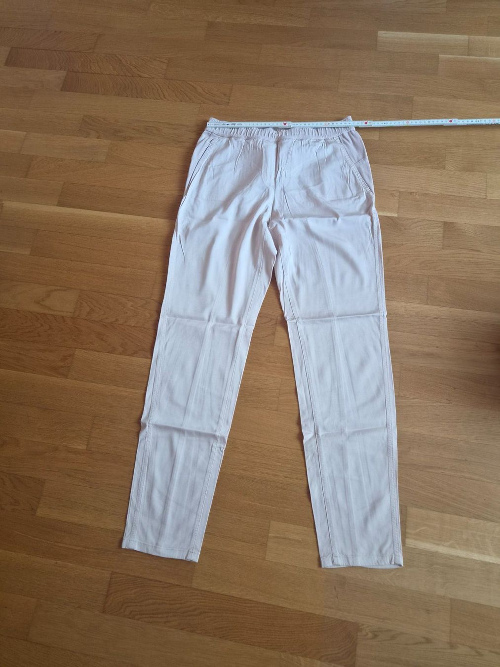 Marc Cain Pantaloni: Marc Cain Damen Stoffhose beige elastischer Bund – Nuovo (secondo la descrizione) da Unterentfelden venduto da hofa01