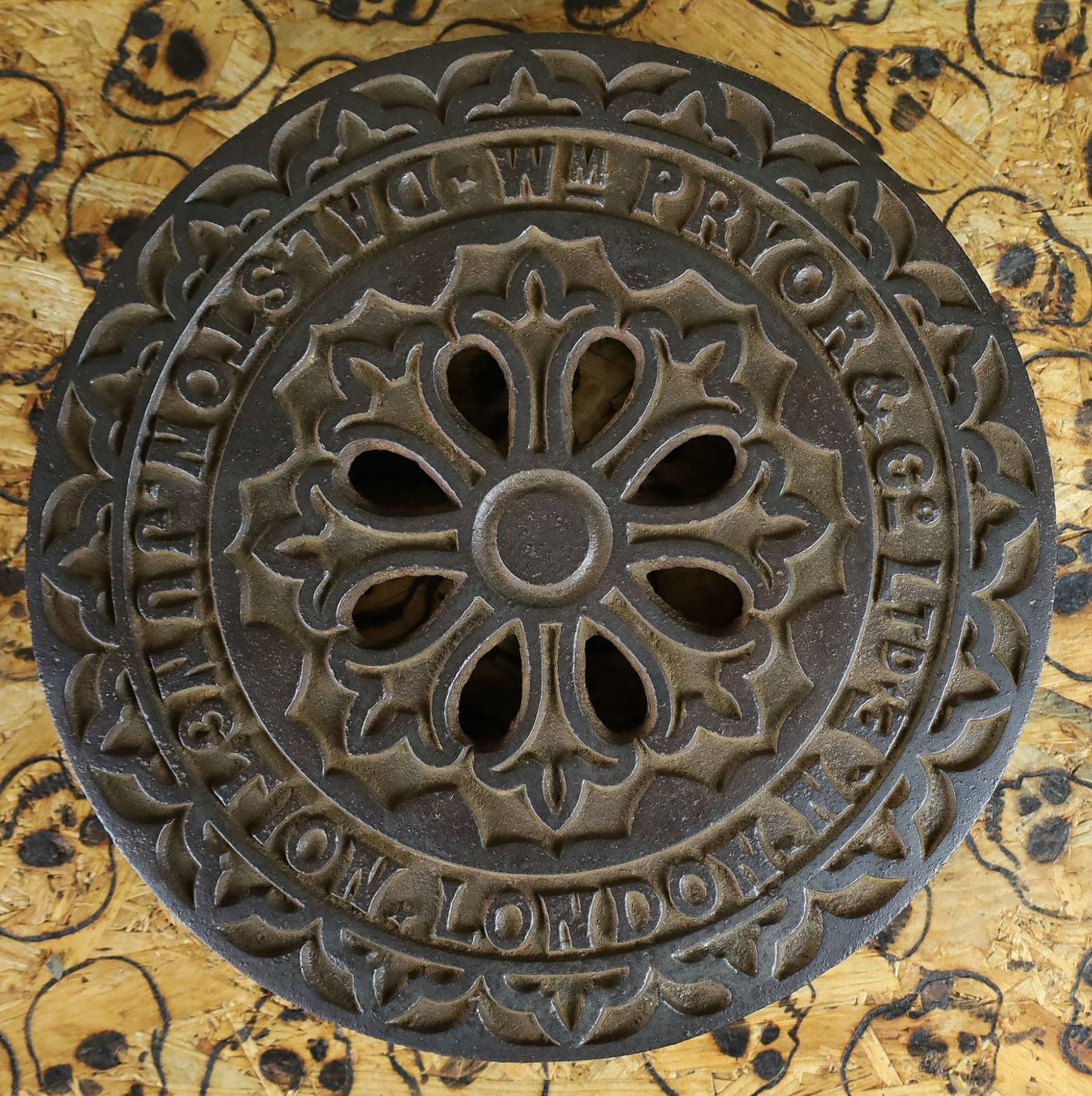 Piatti di portata: Gusseisendeckel, Schachtdeckel "Dalston Junction London" – Usato da Birrwil venduto da brandschatz_birrwil 2