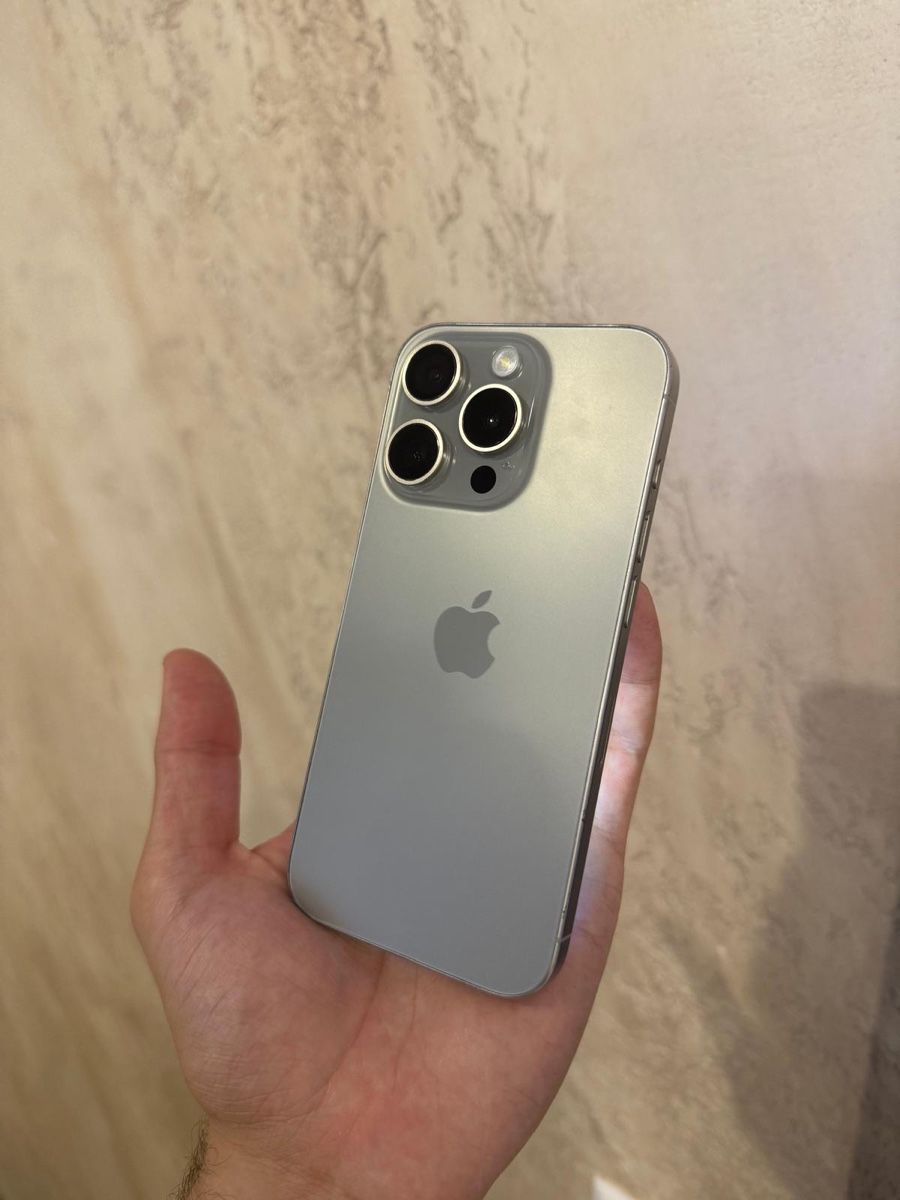 Apple Portables: Iphone 15 pro baterry 100% – Neuf (Voir description) à Chippis par mig_8ns6