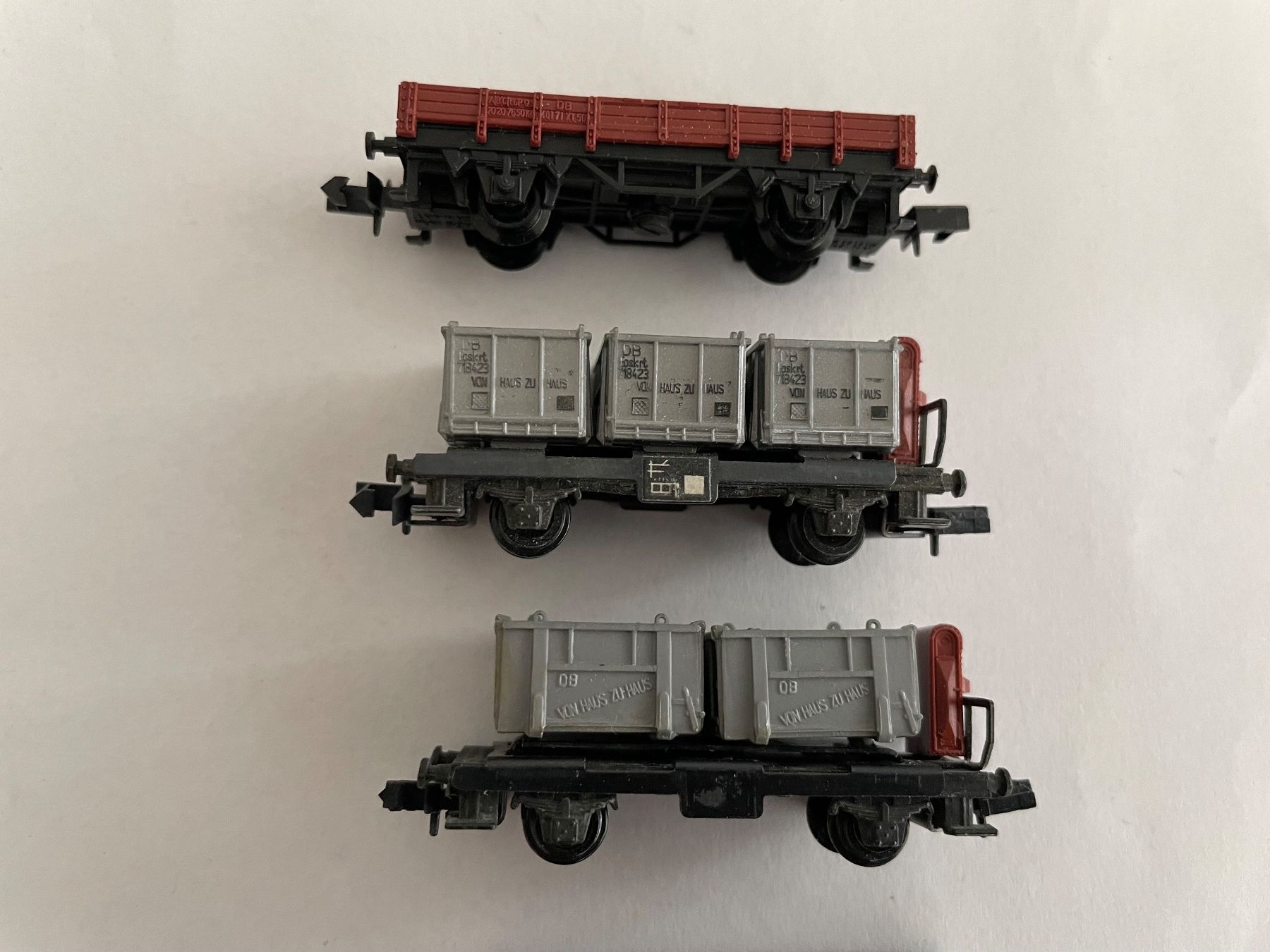 Modelleisenbahnen: Spur N  8 verschiedene Güterwagen – Gebraucht aus Rorschach von Karotten 1