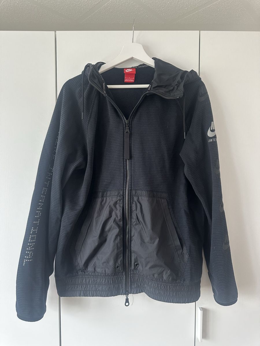 Nike Giacche: Kapuzenjacke von Nike gr. L – Usato da Elgg venduto da KTeek