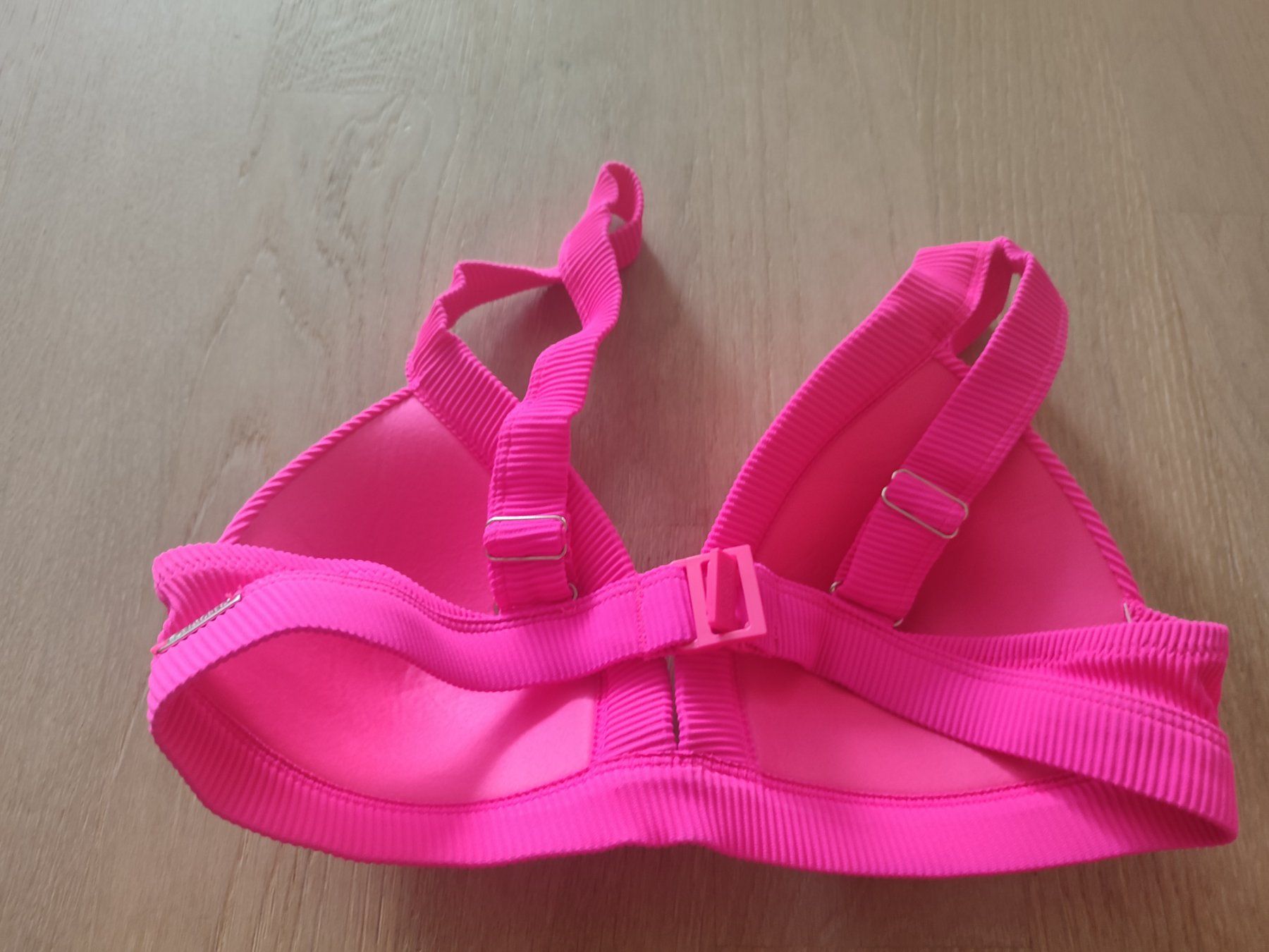 H&M Badekleider & Bikinis: Bikini Top Gr 36 D – Gebraucht aus Bellikon von  1