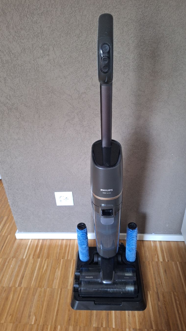 Philips Aspirapolveri & Accessori: Philips AquaTrio 7000 Series – Usato da Zürich venduto da MARIATH