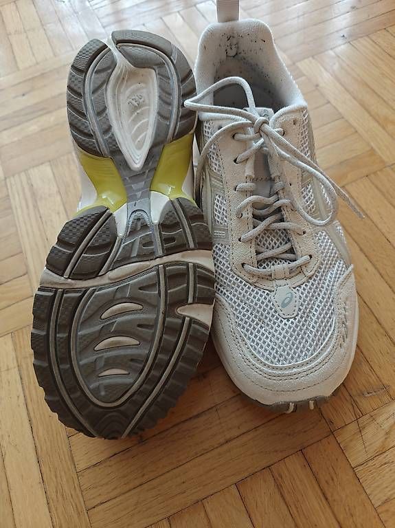 Asics Scarpe da donna: Asics 1090 v2, Grösse 40.5 – Usato da Samedan venduto da t_p_8nvs 4