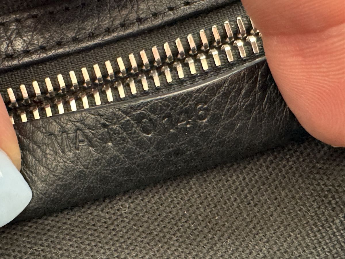 Givenchy Sacs femmes: Givenchy Nightingale Medium Handtasche Schwarz Leder – D'occasion à Uetikon am See par ste_xq7b 6