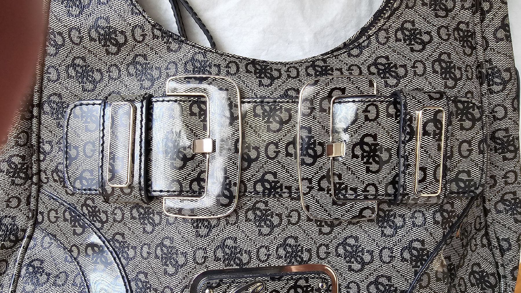 Guess Altro in  Abbigliamento & Accessori: Guess Handtasche, Top Zustand. – Nuovo (secondo la descrizione) da Allschwil venduto da bar_csw9 2