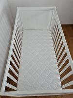 Babybett 70x140 inkl. Matratze sowie 3 Leinfixtücher