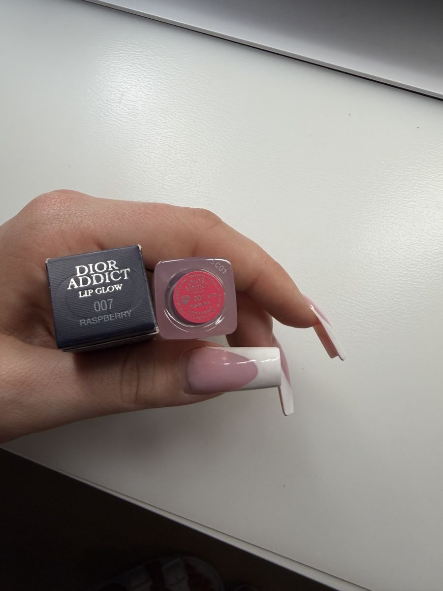 Dior Make-up: Dior Addict Lip Glow 007 Raspberry - Perfect for Summer! – Nuovo (secondo la descrizione) da Merenschwand venduto da selenaaneles 1
