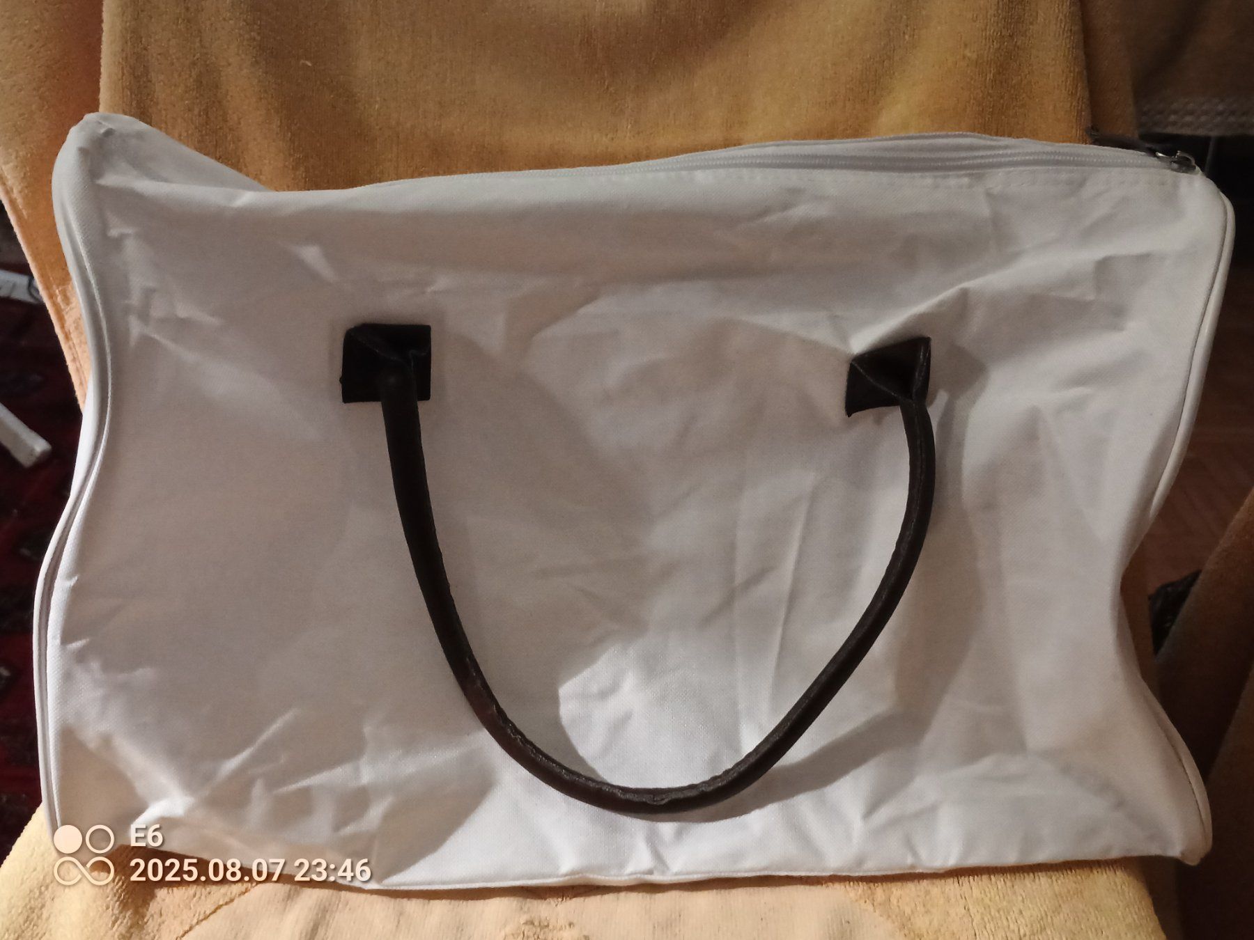 Taschen für Damen: 3 Artikel:Rucksack/Sporttsche/Etui – Neu (gemäss Beschreibung) aus Zürich von Mitzi6 5