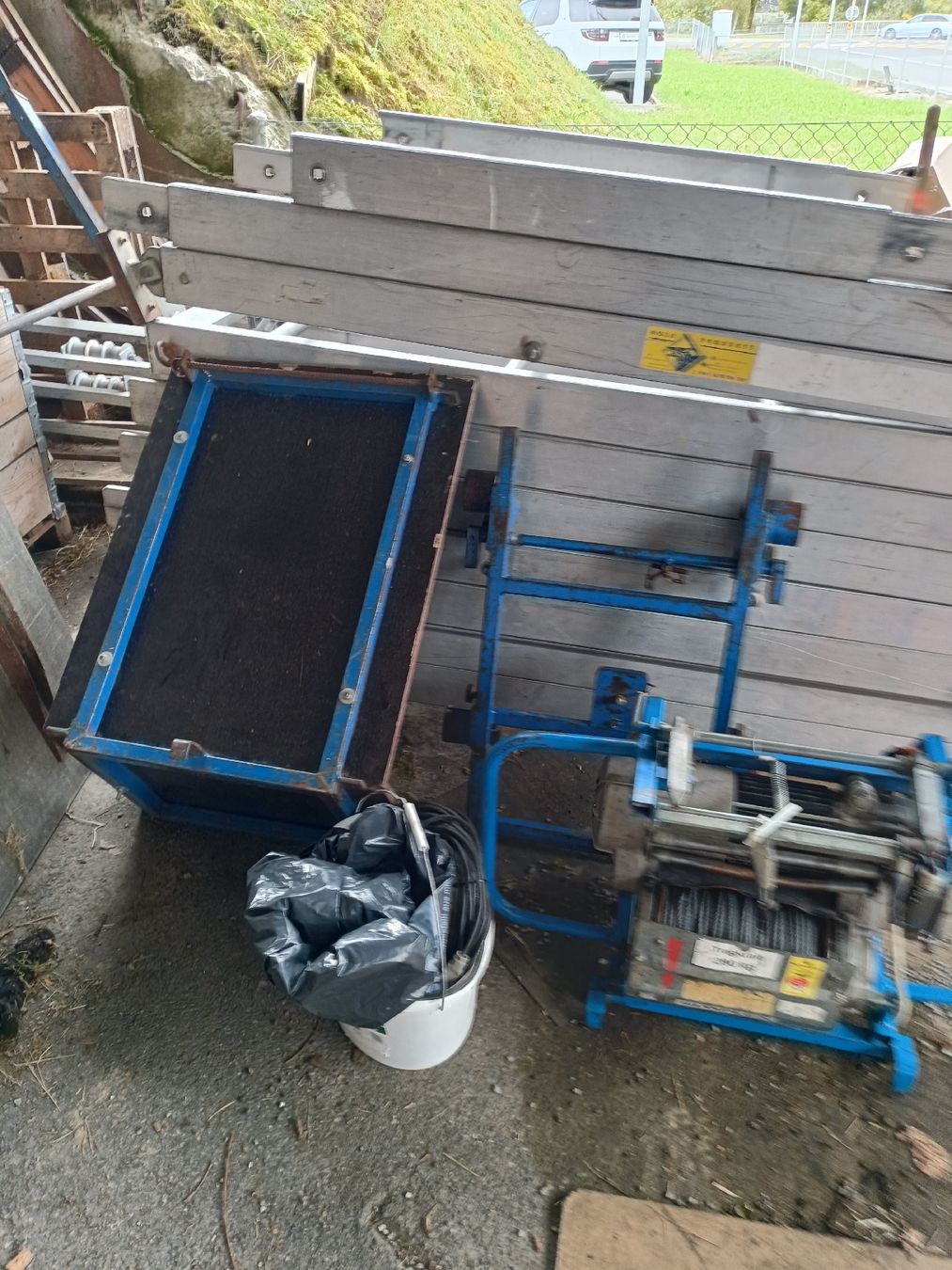 Tutti gli attrezzi: Dachdecker Lift  – Usato da Sihlbrugg venduto da Z...D 1