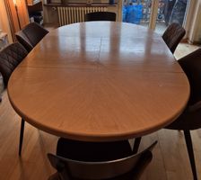 Ausziehbarer Esstisch aus Holz
