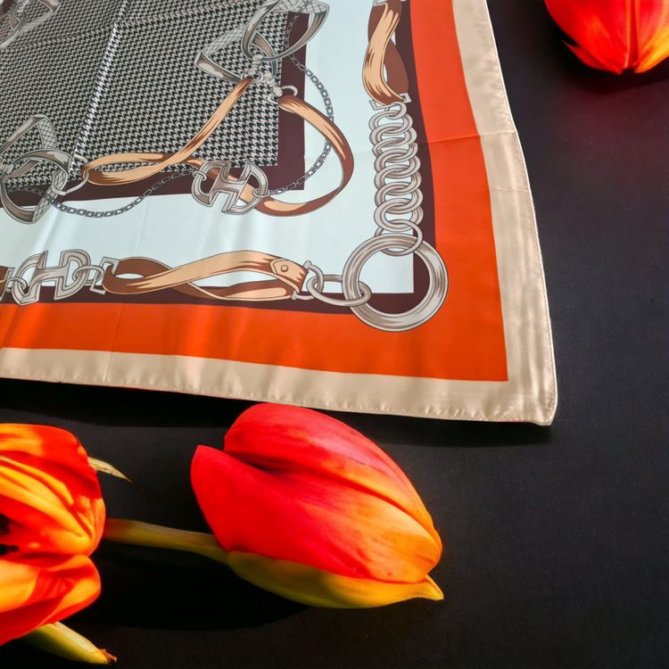 Foulard En Soie BAYRON 90x90cm - Vintage, Couleur Vert, Très Bon état Général, Occasion