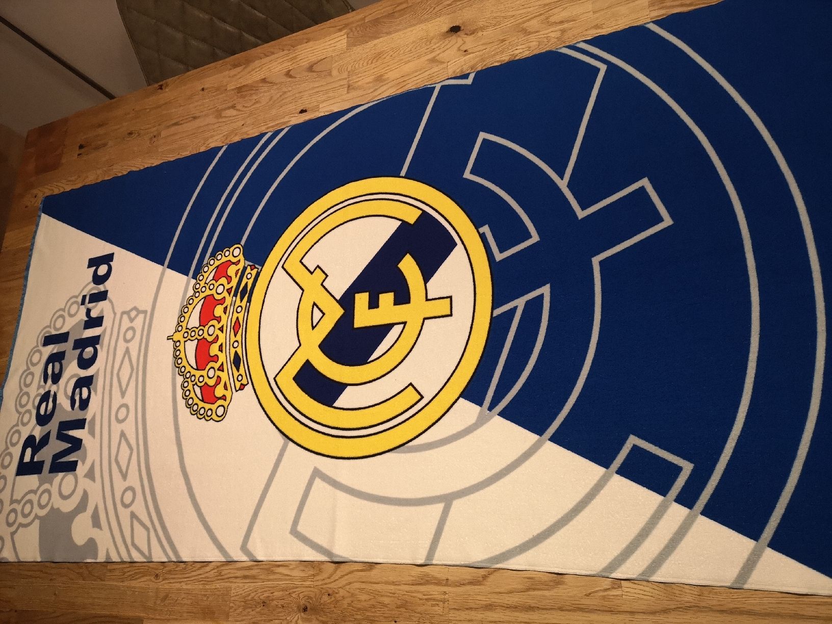 Teli da bagno: Badetuch, Strandtuch Real Madrid. – Usato da Forch venduto da Hakyboss 1