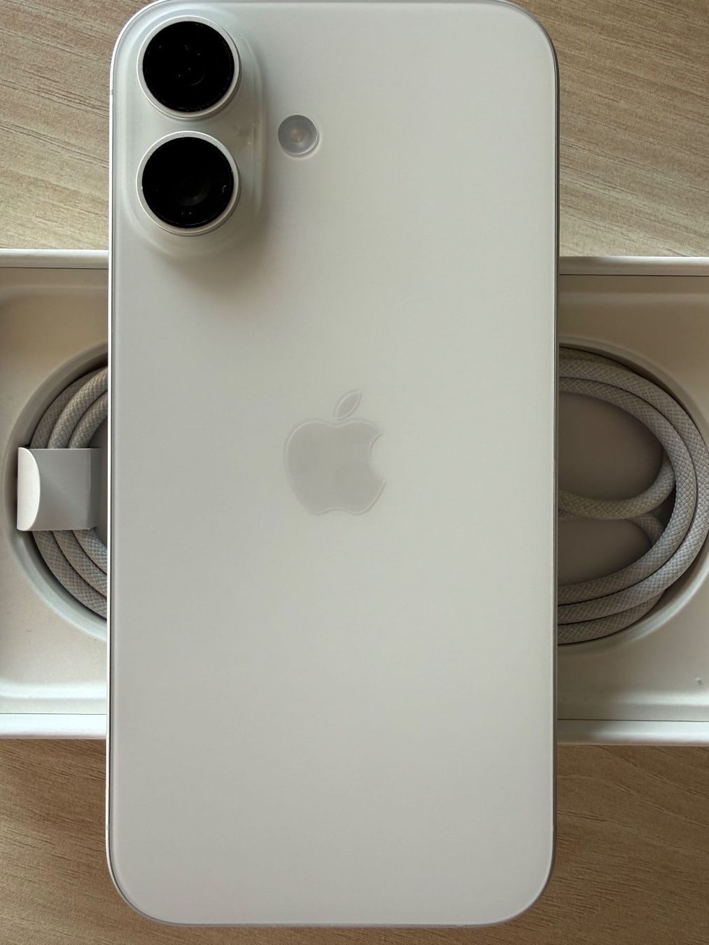 Apple Handys / Smartphones: iPhone 16, White 128GB, excellent état – Gebraucht aus Genève von sxc5678 2
