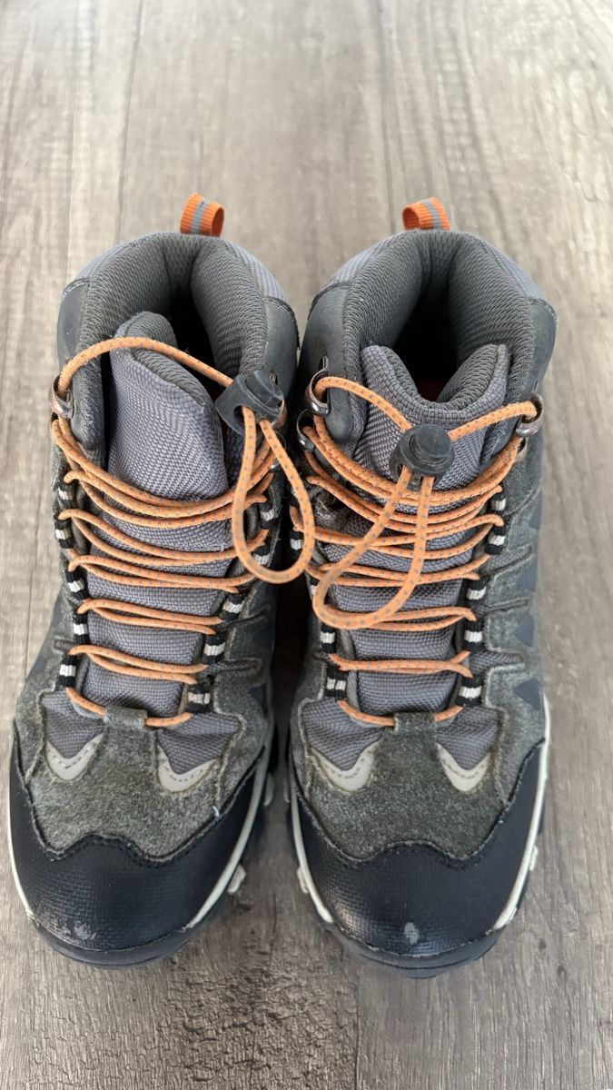 Scarpe per ragazzi: Wanderschuhe grau orange mit Schnellschnürung gebraucht – Usato da Erlen venduto da arm_9pws