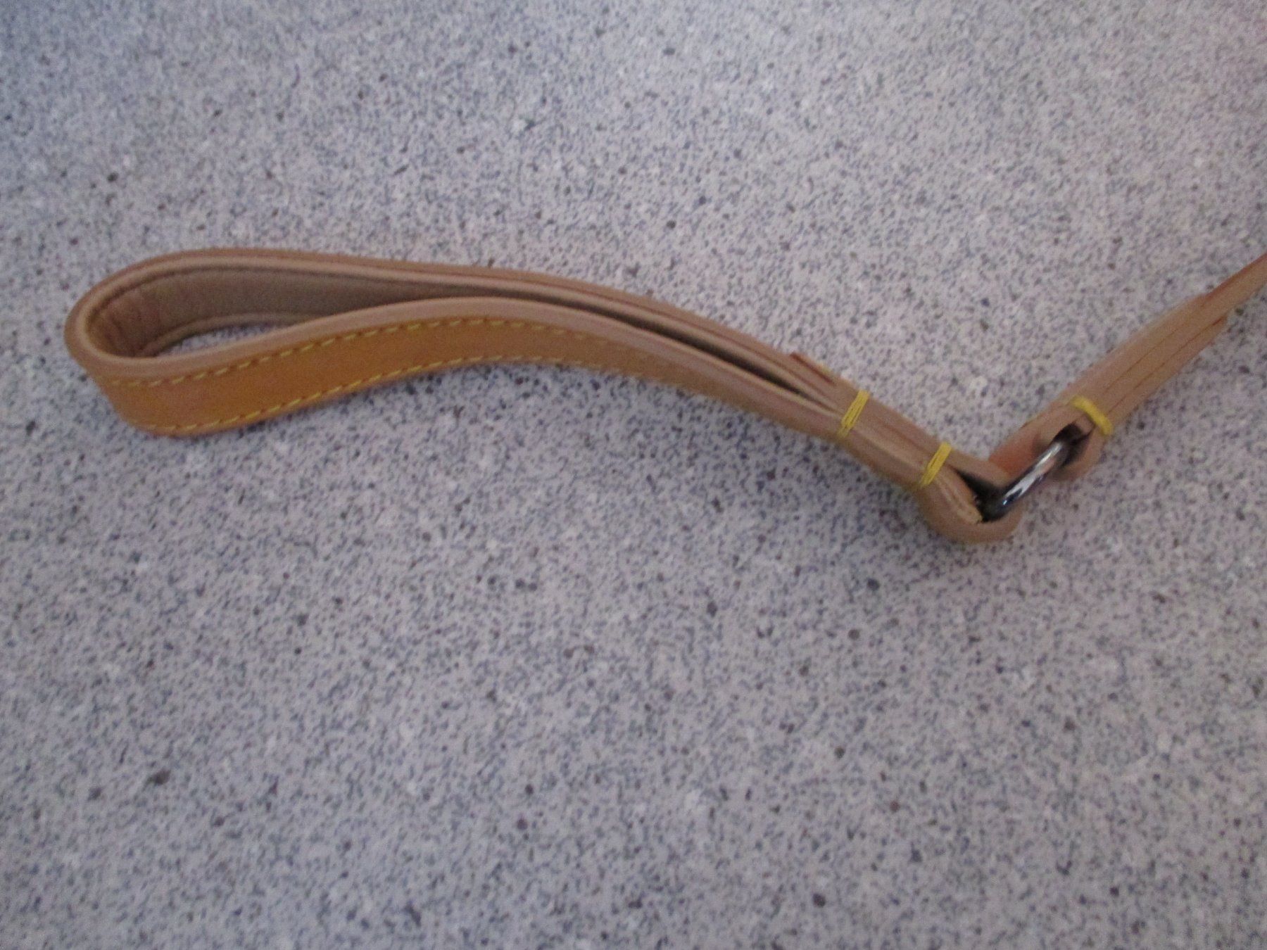 Guinzagli & Collari: ROBUSTE LEDERLEINE UND HALSBAND 55CM NEU – Nuovo e nell'imballaggio originale da Winterthur venduto da katzen07 3
