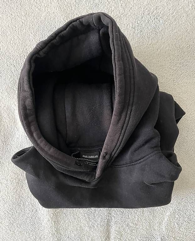 Pullover & Sweatshirts: Schwarzer Hoodie  – Gebraucht aus Luzern von Andrej35 3