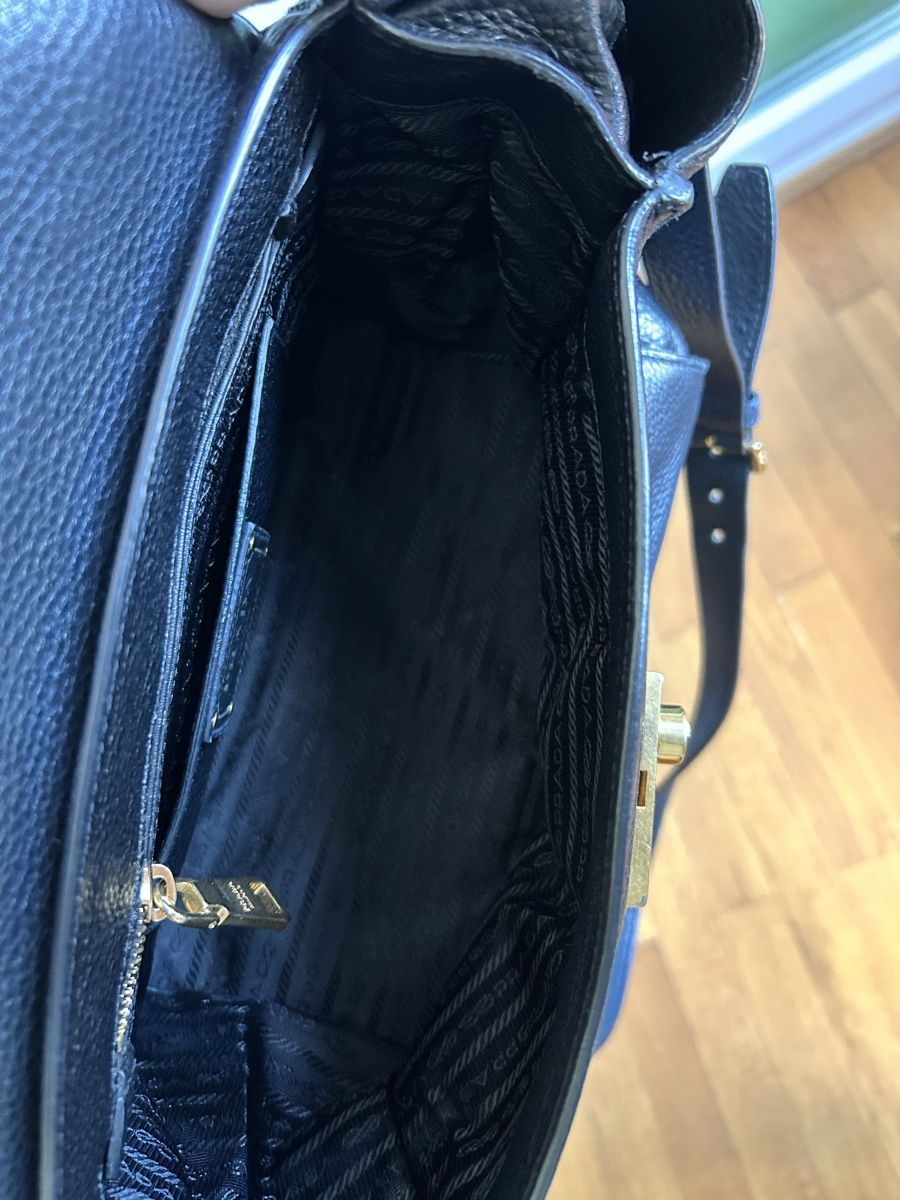 Prada Taschen für Damen: Prada Ledertasche – Gebraucht aus Basel von ala_7nd2 4