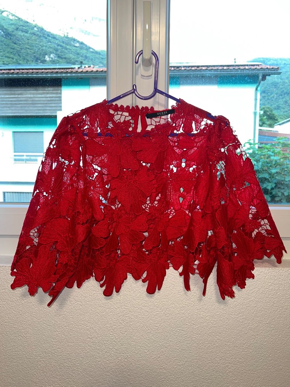 Guess Top: Top GUESS – Nuovo (secondo la descrizione) da Claro venduto da kel_v7dj