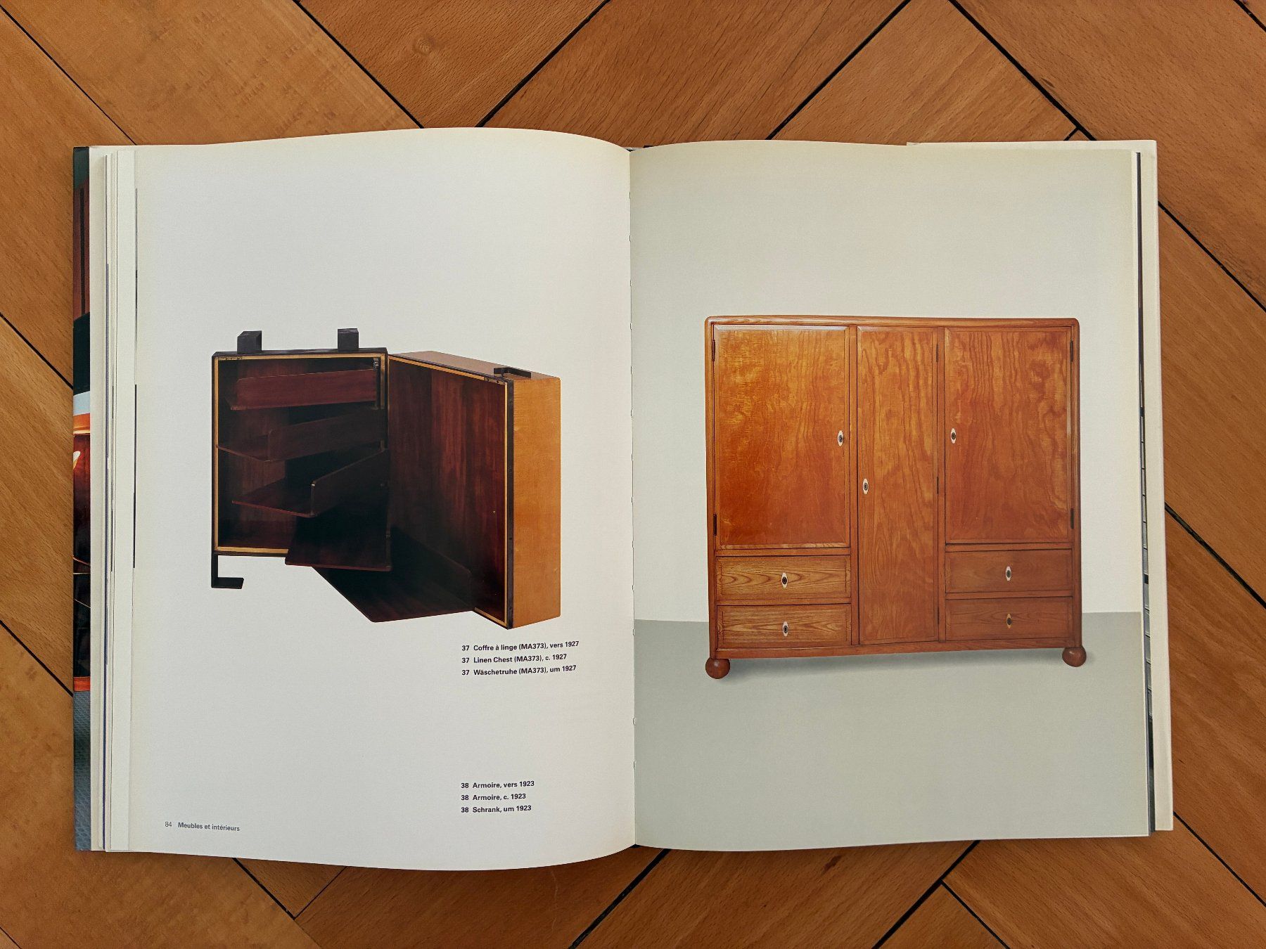 Libri: Architektur Buch: PIERRE CHAREAU – Usato da Lugano venduto da gio.yo 3