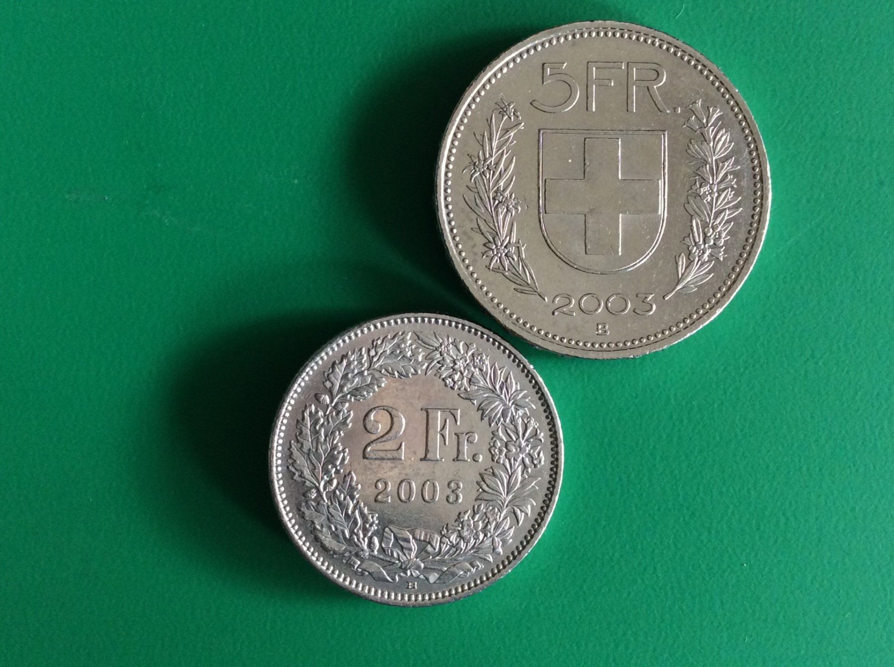 Alle Münzen: 5 + 2   Francs  2003 – Gebraucht aus Genève von pie_fh2d