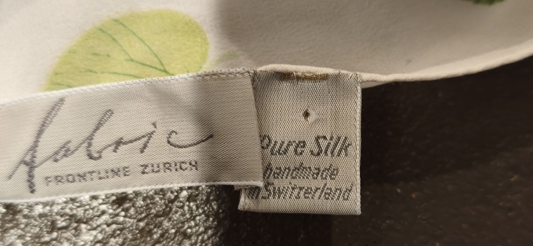 Fabric Frontline Foulards, Tücher & Schals: Seidenschal Blätter Muster frontline fabric – Gebraucht aus Luterbach von Liveyourdream 3