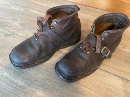 Schuhe (O 3), Skischuhe der ca. 1940-1950er Jahre