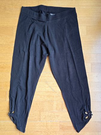 Schwarze Leggings mit schickem Schlitz-Detail 48/50