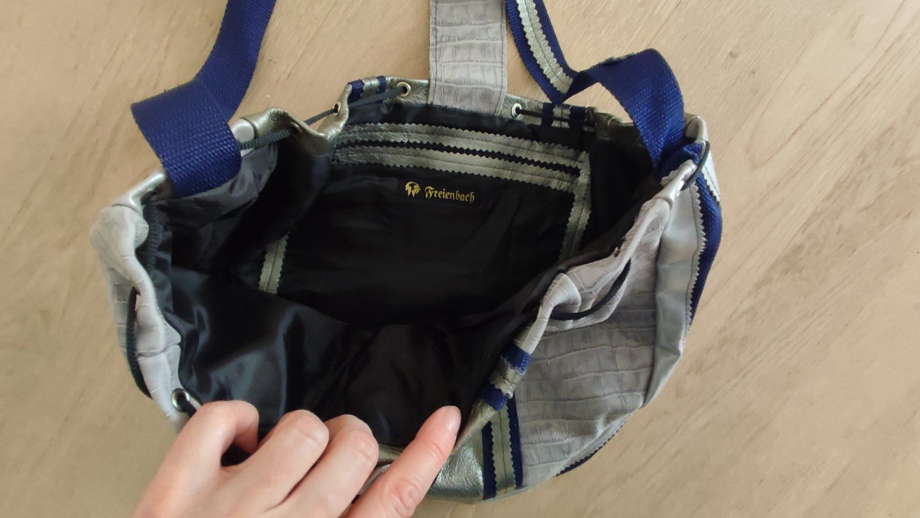 Borse da donna: Silber Leder Tasche. :) – Nuovo (secondo la descrizione) da Bellikon venduto da MellonCollieMitTwint 2