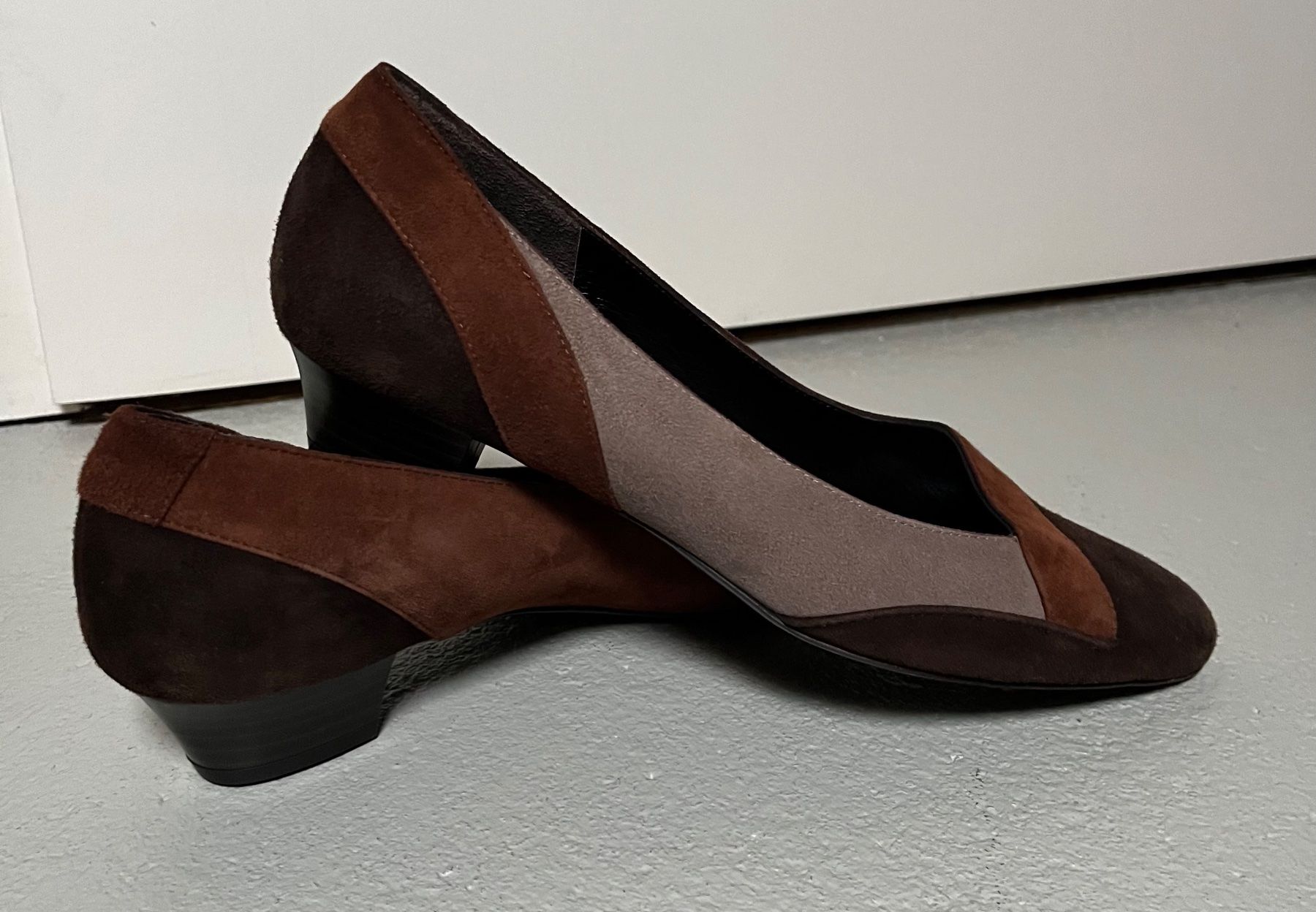 Scarpe da donna: Pumps aus Wildleder , Grösse 37 – Nuovo (secondo la descrizione) da Roggwil BE venduto da KarotteV 2