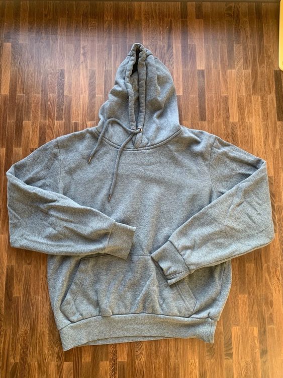 Pulls & Sweat-shirts: Grauer Kapuzenpullover – D'occasion à Hinwil par liviipivii
