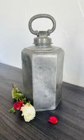 Antike Zinn Feldflasche von 1854, „Pitsche, Prismenflasche“
