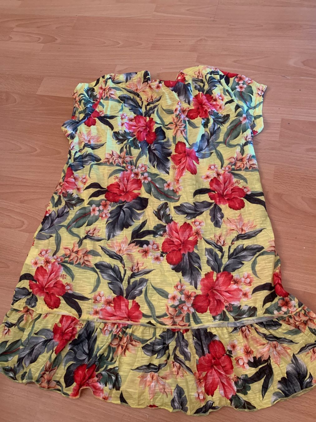 Tuniche: Jolie tunique jaune à fleurs taille L – Usato da MEYRIN venduto da Gwendo10 1