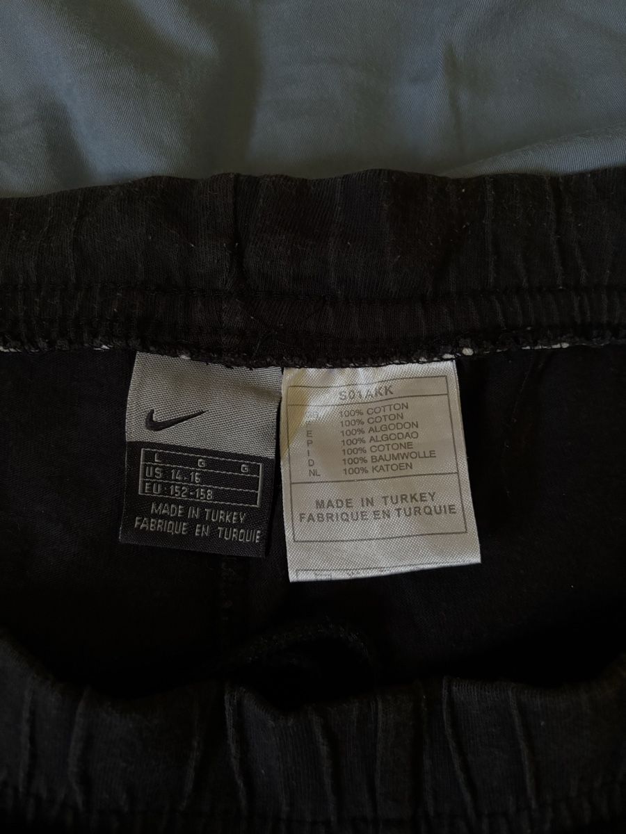 Nike Pantaloni: Nike Shorts – Usato da Ins venduto da man_5rjt 2