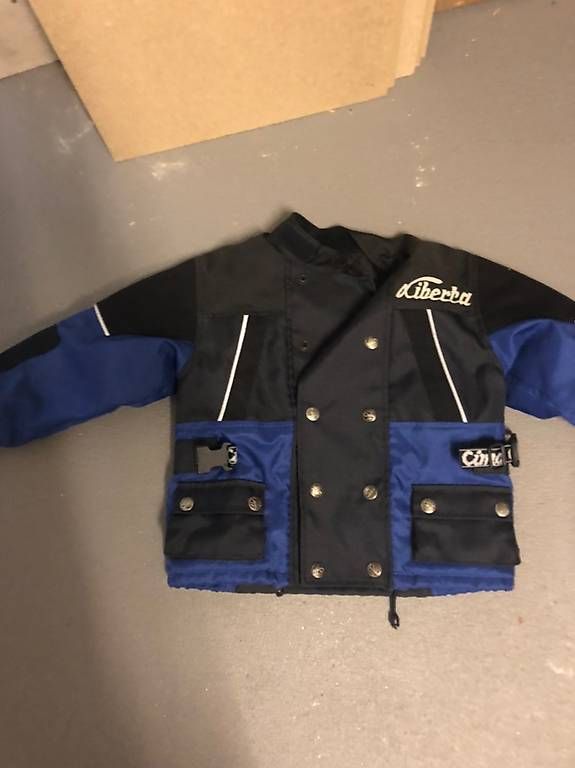 Vestes & Manteaux: Töffjacke gr.98 – D'occasion à Möriken AG par Marisa043