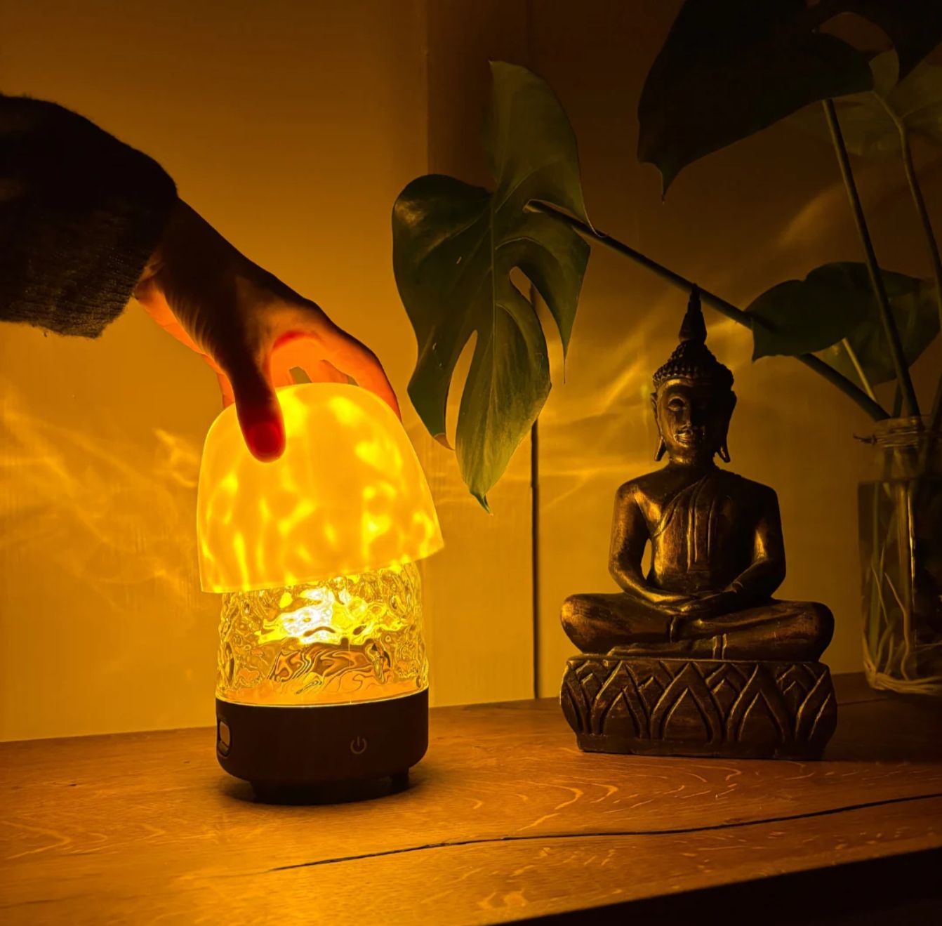 Lampade: Nachtlicht mit Bluetooth-Speaker & 18 Farben – Usato da Grüningen venduto da Nickyemolient