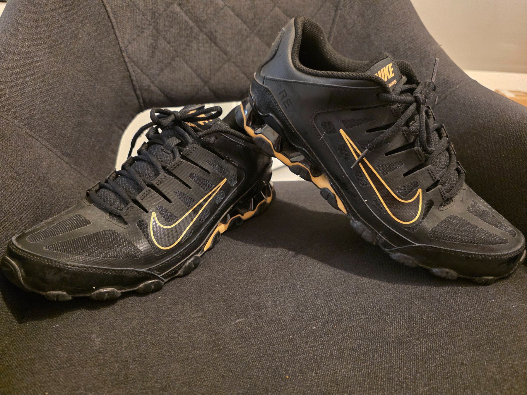 Nike Chaussures hommes: Nike Schuhe – D'occasion à Pfeffingen par SuissCompany