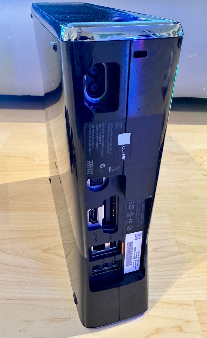 Microsoft Consoles: MICROSOFT 360 S CONSOLE / MODEL 1439 / BLACK / 6 TEILIG – D'occasion à Seuzach par Inspektor99 2