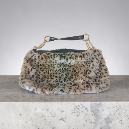 Damen Handtasche Leo-Optik Kunstfell mit goldfarbener Kette