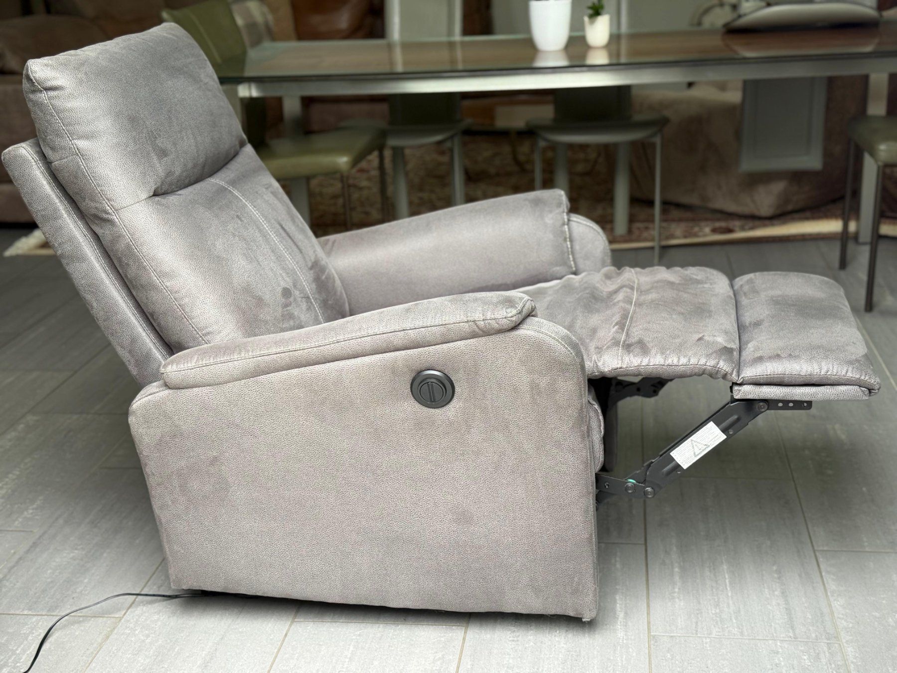 Poltrone: Relaxsessel, Elektrisch (Alcantara) – Usato da Winterthur venduto da tim_cl8x 3